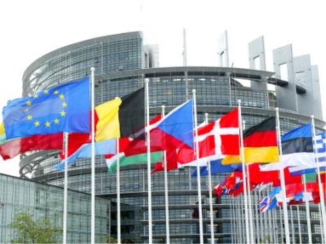 Parlamento UE: sì a database con i dati biometrici di oltre 350 milioni di cittadini 
