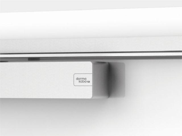 dormakaba TS 98 XEA, innovativo sistema di chiudiporta  