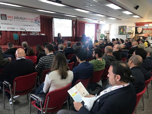 Secsolutionforum: slide e videointerviste on line, strumenti per i professionisti della sicurezza 