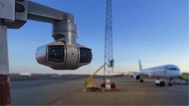AXIS Q6215-LE, telecamera PTZ robusta e resistente 