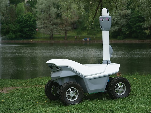 Robot autonomi per pattugliare aree vaste 24/7