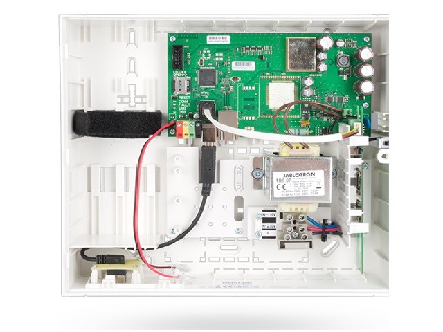 Ascani Elettrocomm: centrale con comunicatore LAN e modulo radio