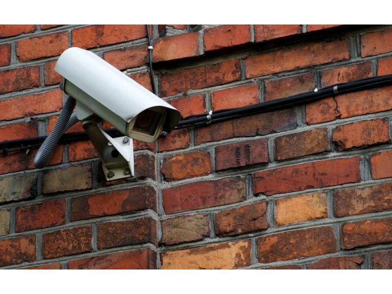 Telecamere private e spazi pubblici: occhio a pertinenza e angolo di visuale  
