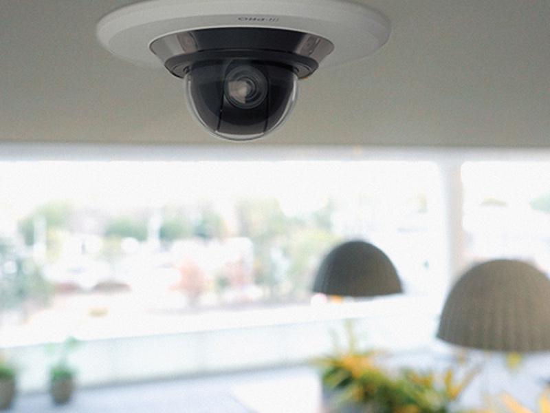 Telecamera multisensore + PTZ = copertura di aree ampie e dettagli top