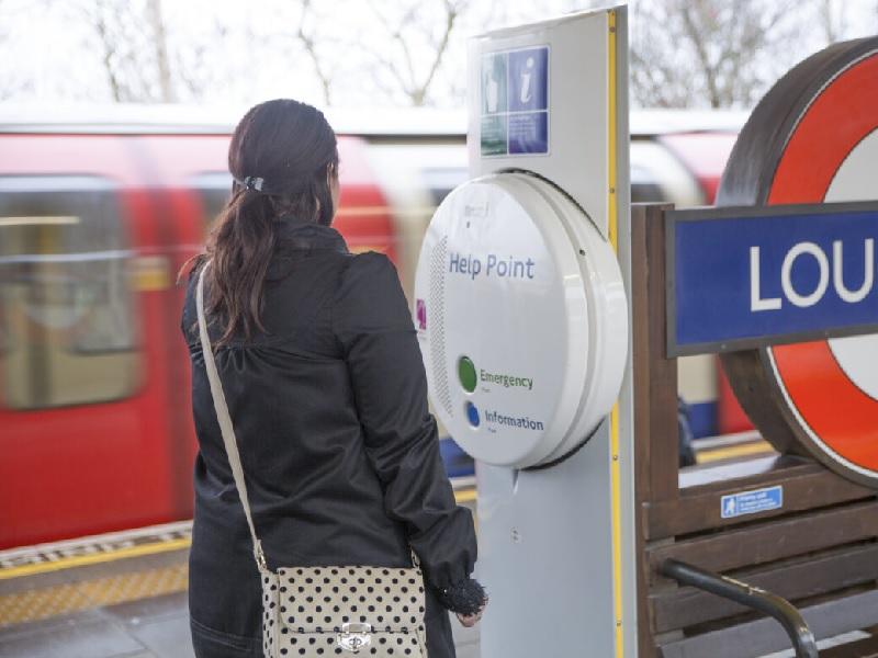 Commend: assistente vocale con AI per trasporto pubblico