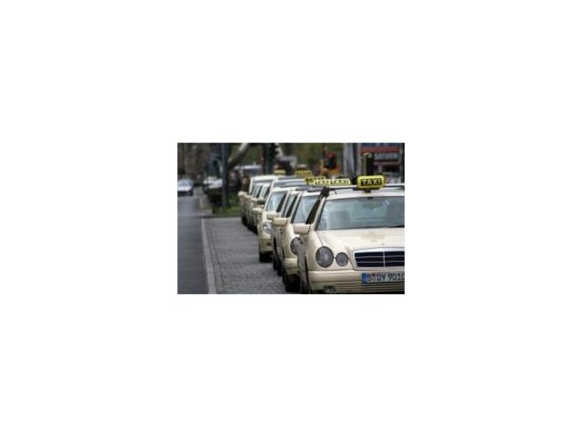 Taxi, telecamere a bordo per la sicurezza