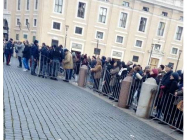 Il sistema antintrusione in Piazza San Pietro, efficace ma non mancano i rischi