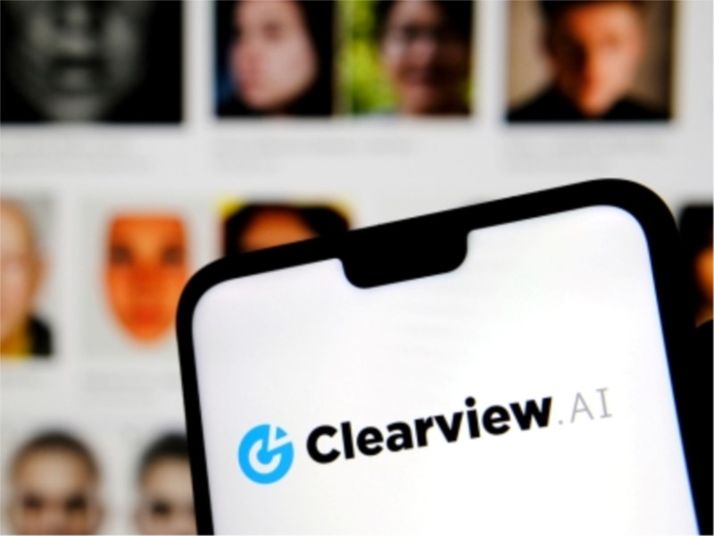 Riconoscimento facciale: milioni di italiani spiati, sanzione per Clearview AI