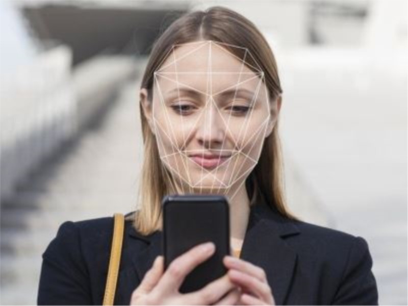 Violazione della privacy con il riconoscimento facciale: nuova maxi sanzione per Clearview