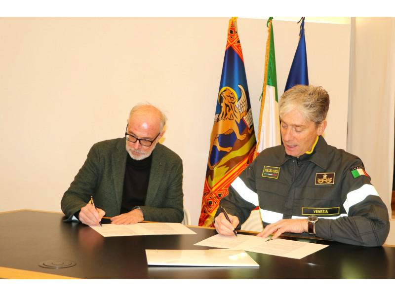 Prevenzione incendi: firmato un protocollo tra Università Iuav di Venezia e Corpo Nazionale dei Vigili del Fuoco