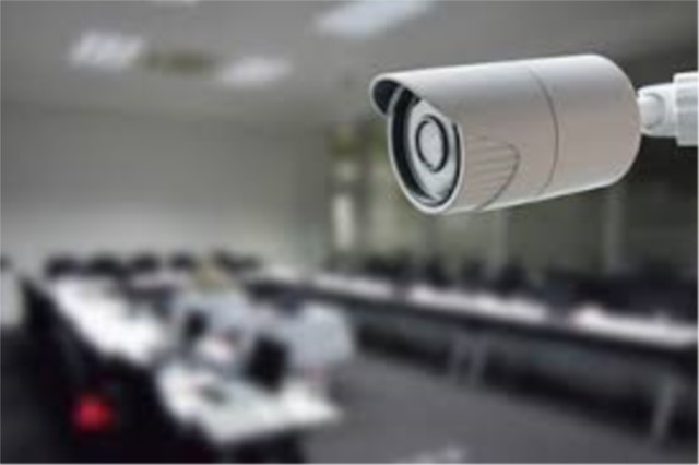 Telecamere di videosorveglianza nascoste in un luogo di lavoro. Le riprese sono valide? 